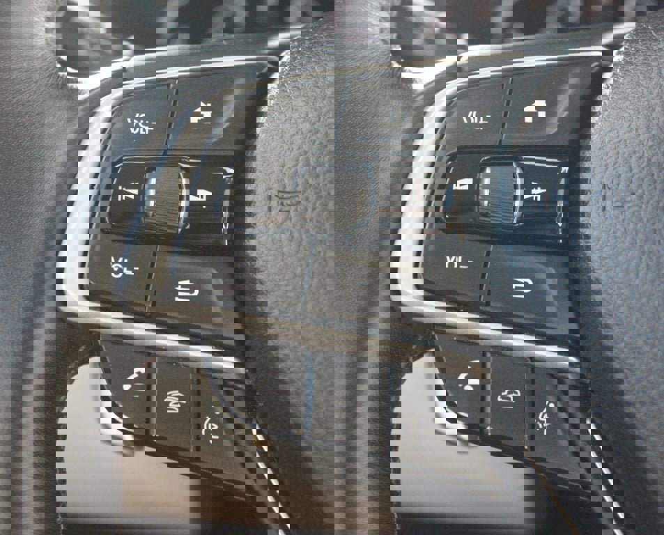 Used 2019 Honda Accord Touring image 10