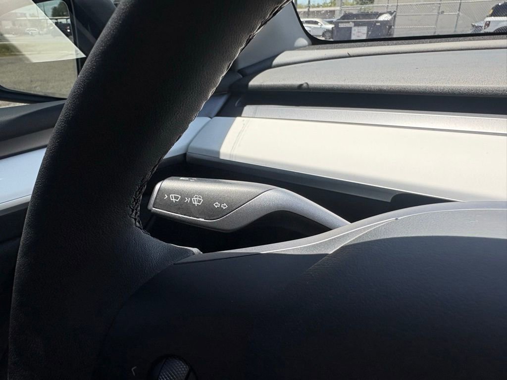 Used 2023 Tesla Model Y Performance AWD/4WD image 26