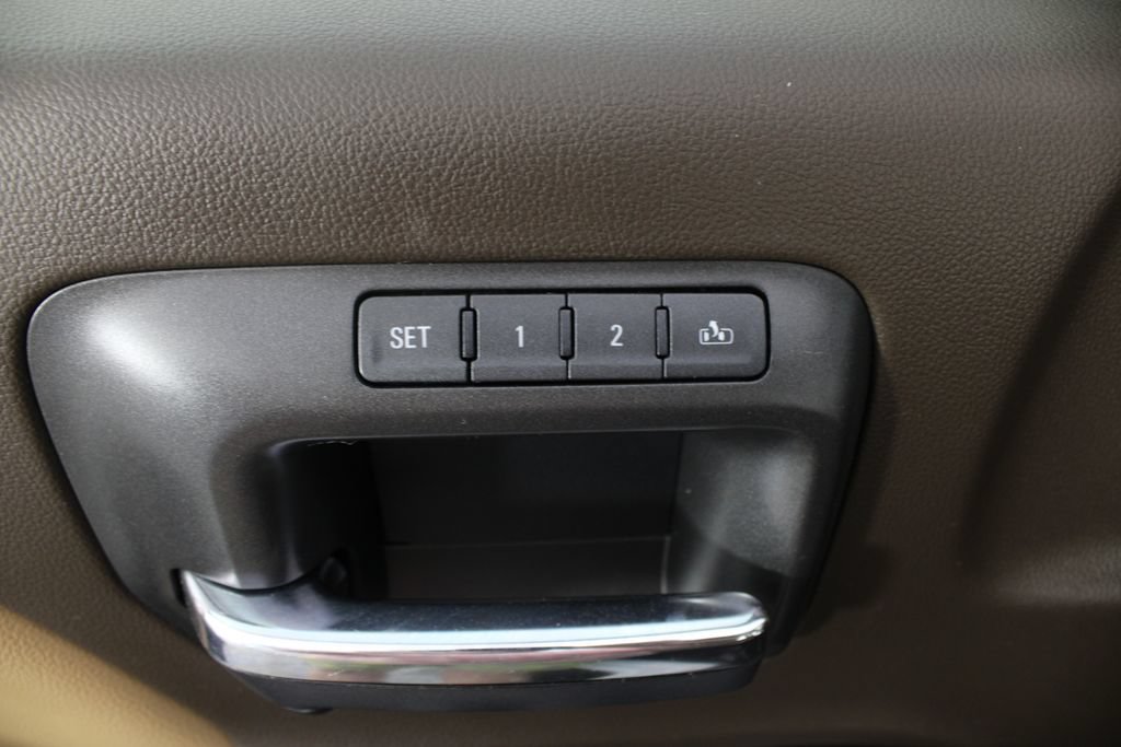 Used 2018 GMC Sierra 1500 Denali AWD/4WD image 16