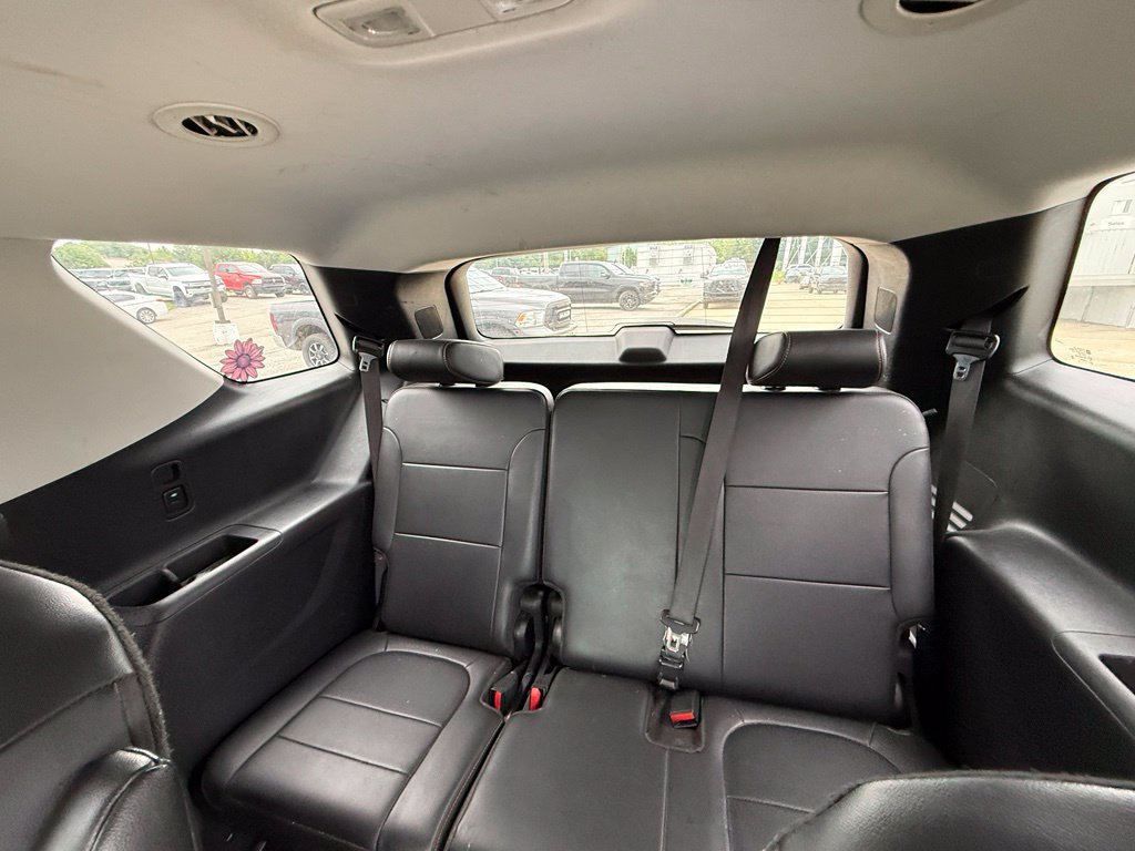 Used 2020 Chevrolet Traverse LT FWD image 25