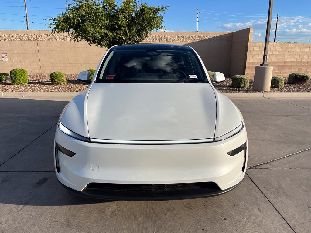 Used 2026 Tesla Model Y 2WD image 2