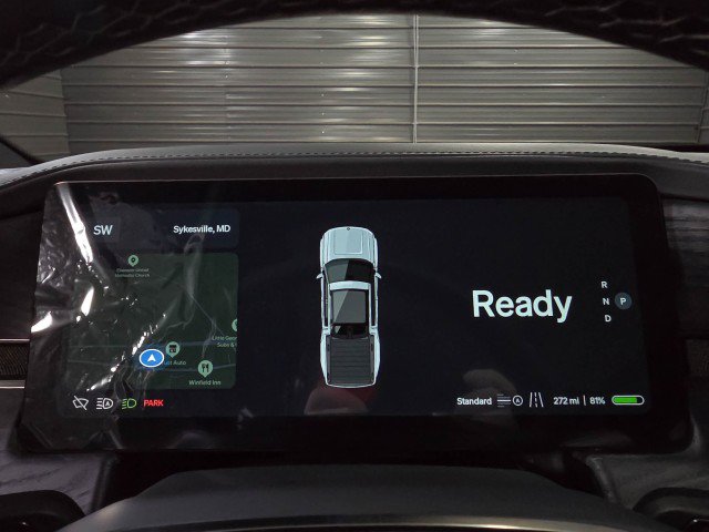 Used 2025 Rivian R1T Adventure image 31