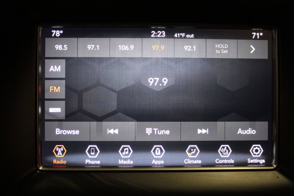 Used 2019 Jeep Grand Cherokee Laredo AWD/4WD image 15