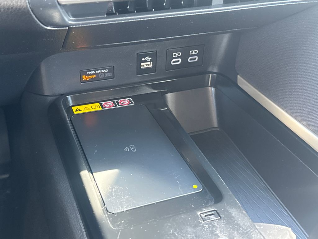 Used 2025 Toyota Camry LE AWD/4WD image 24