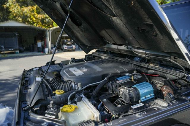 Used 2016 Jeep Wrangler Unlimited Rubicon w/ Connectivity Group image 16