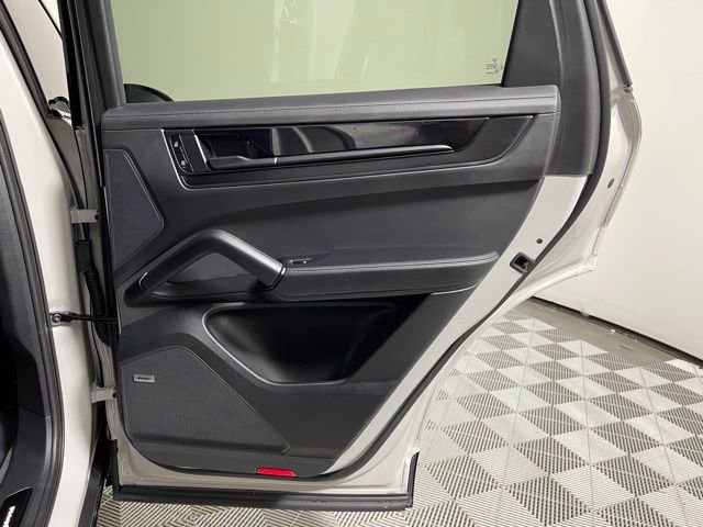 Used 2025 Porsche Cayenne GTS image 23