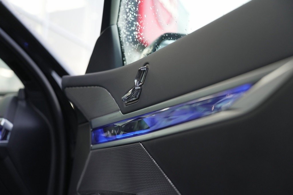 Used 2024 BMW 740i image 22