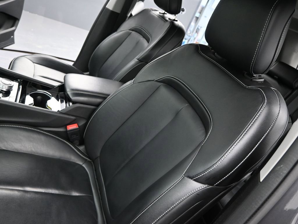 Used 2022 Jeep Grand Cherokee Limited 4xe image 9