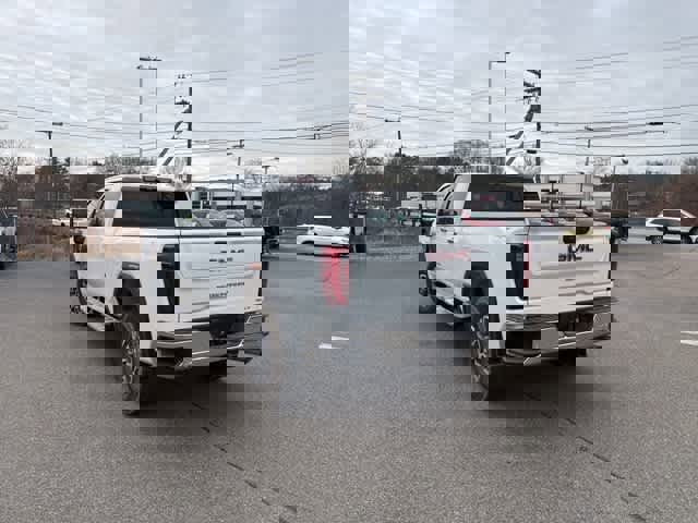 New 2026 GMC Sierra 2500 SLT w/ SLT Premium Package image 5