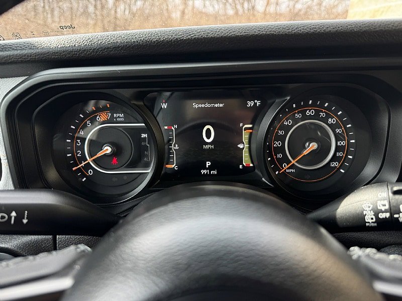 Used 2025 Jeep Wrangler Willys image 15
