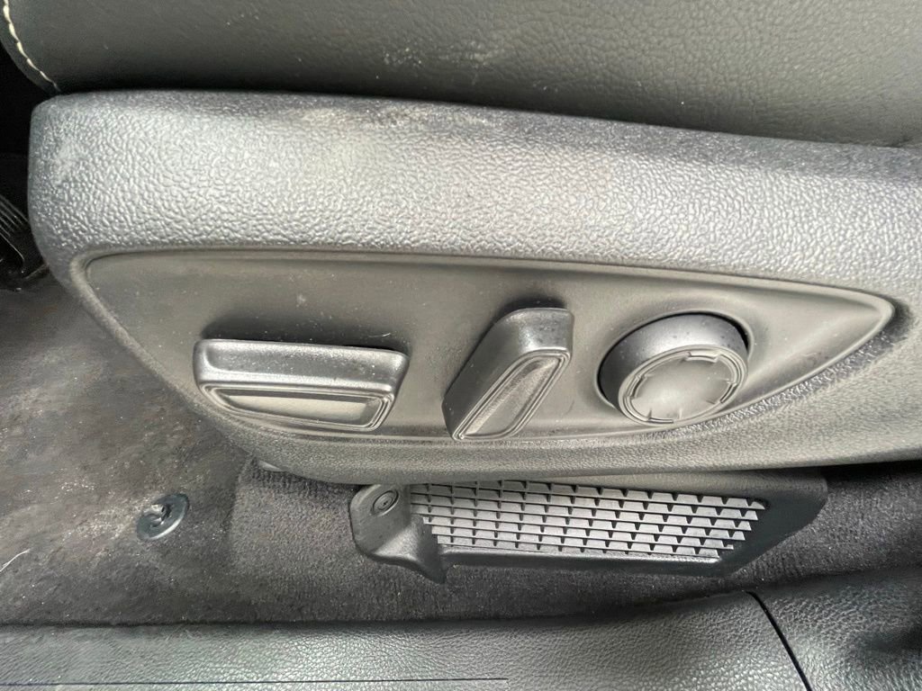 Used 2025 Toyota Sienna XSE image 19