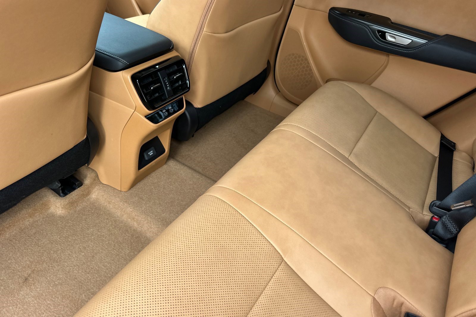 Used 2025 Lexus RZ 300e image 24