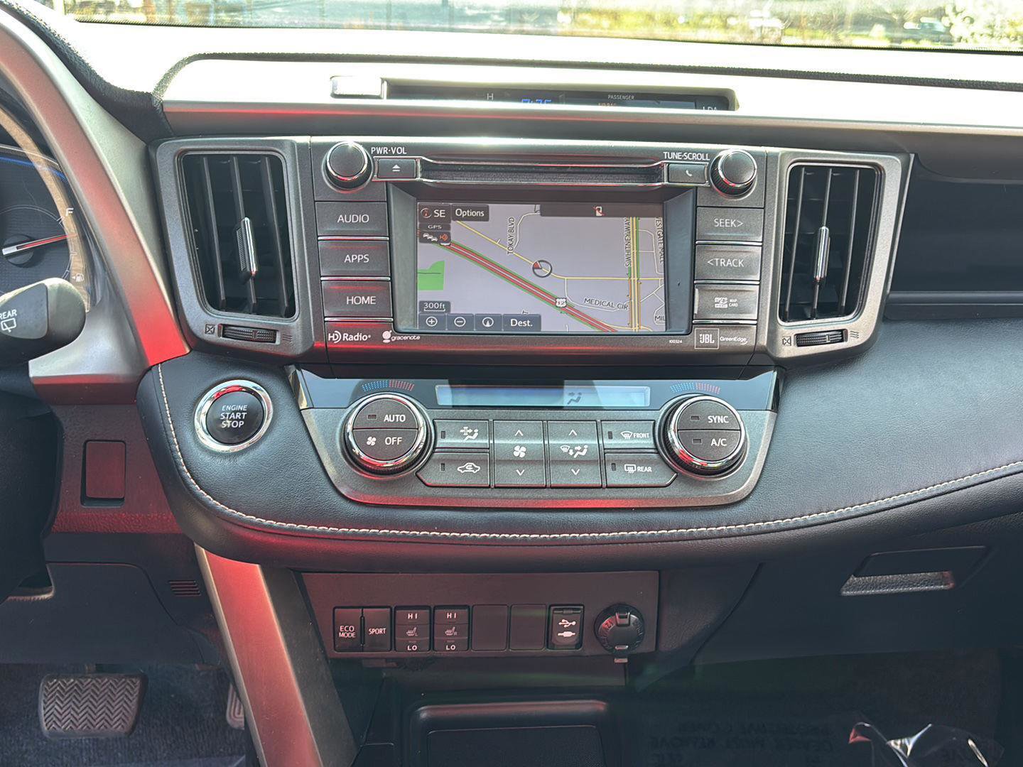 Used 2014 Toyota RAV4 Limited w/ Technology Package AWD/4WD image 32