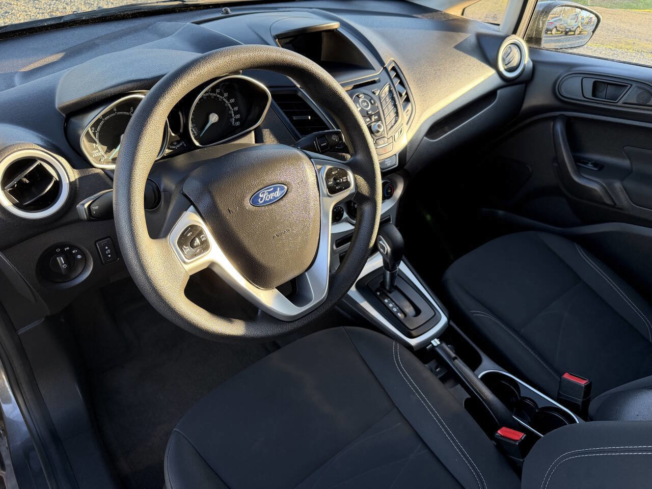 Used 2017 Ford Fiesta SE image 14