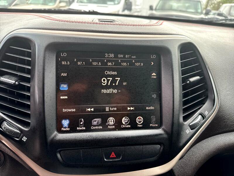 Used 2015 Jeep Cherokee Trailhawk w/ Comfort/Convenience Group image 11