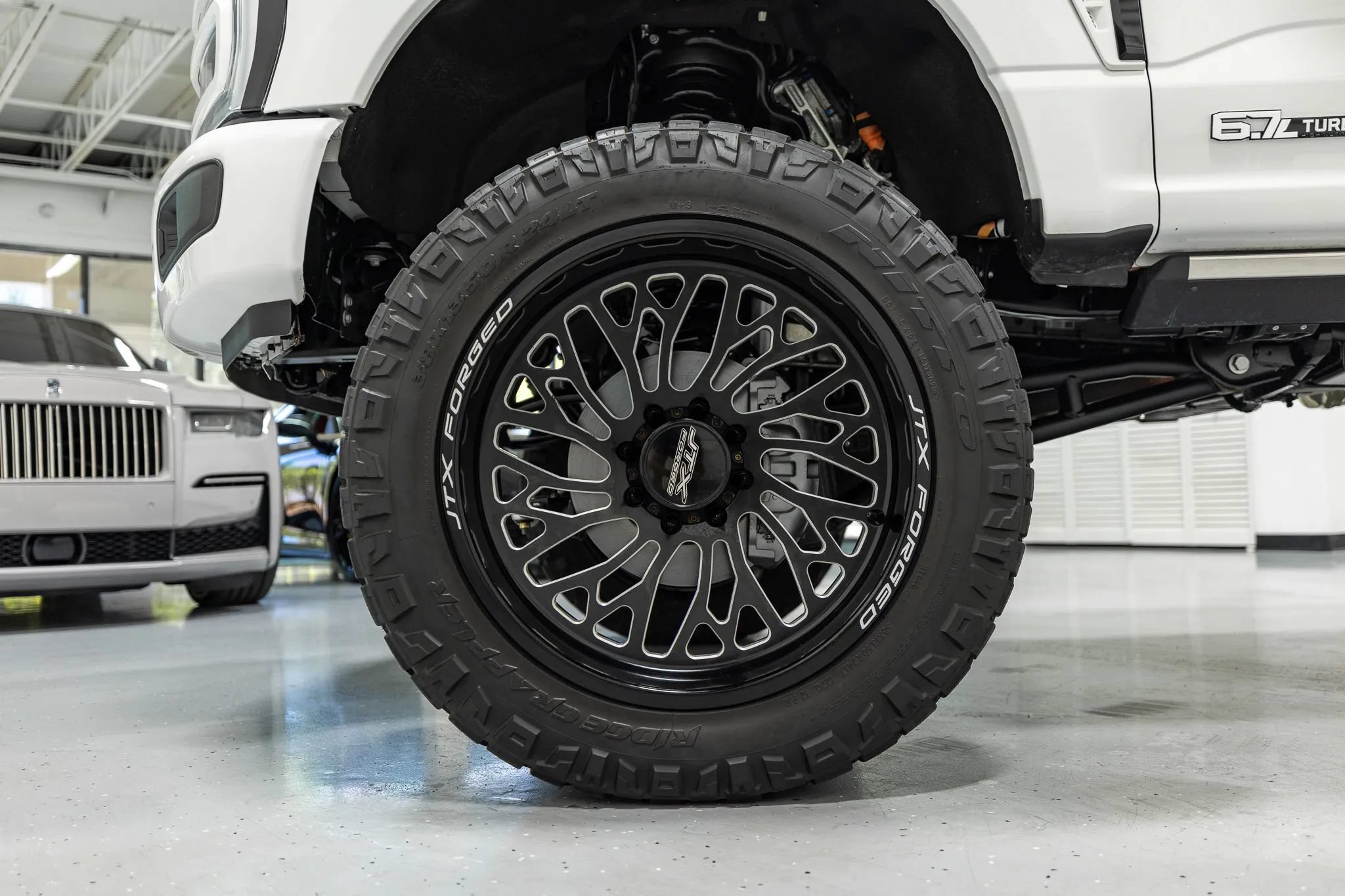Used 2025 Ford F250 Platinum AWD/4WD image 7