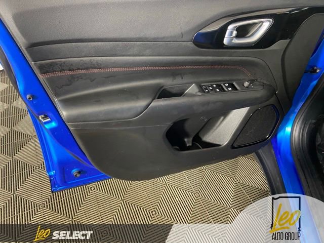 Used 2025 Jeep Compass Trailhawk image 19