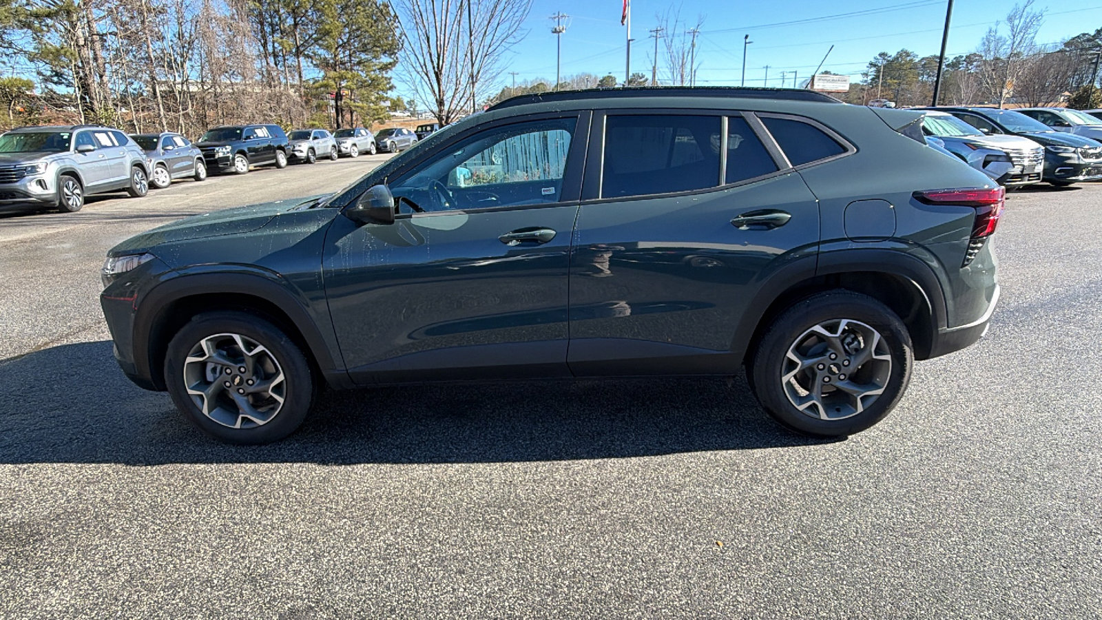 Used 2025 Chevrolet Trax LT w/ Driver Confidence Package image 11