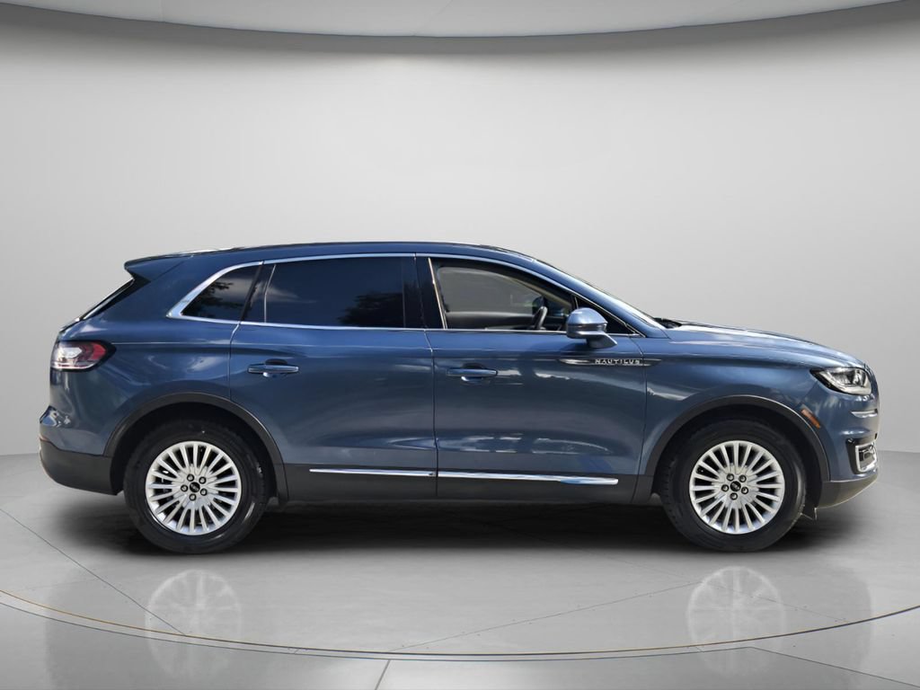 Used 2019 Lincoln Nautilus FWD image 3