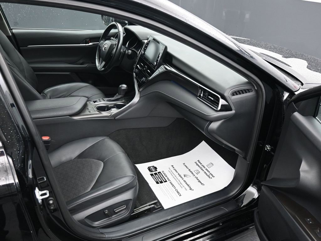 Used 2023 Toyota Camry XSE image 15