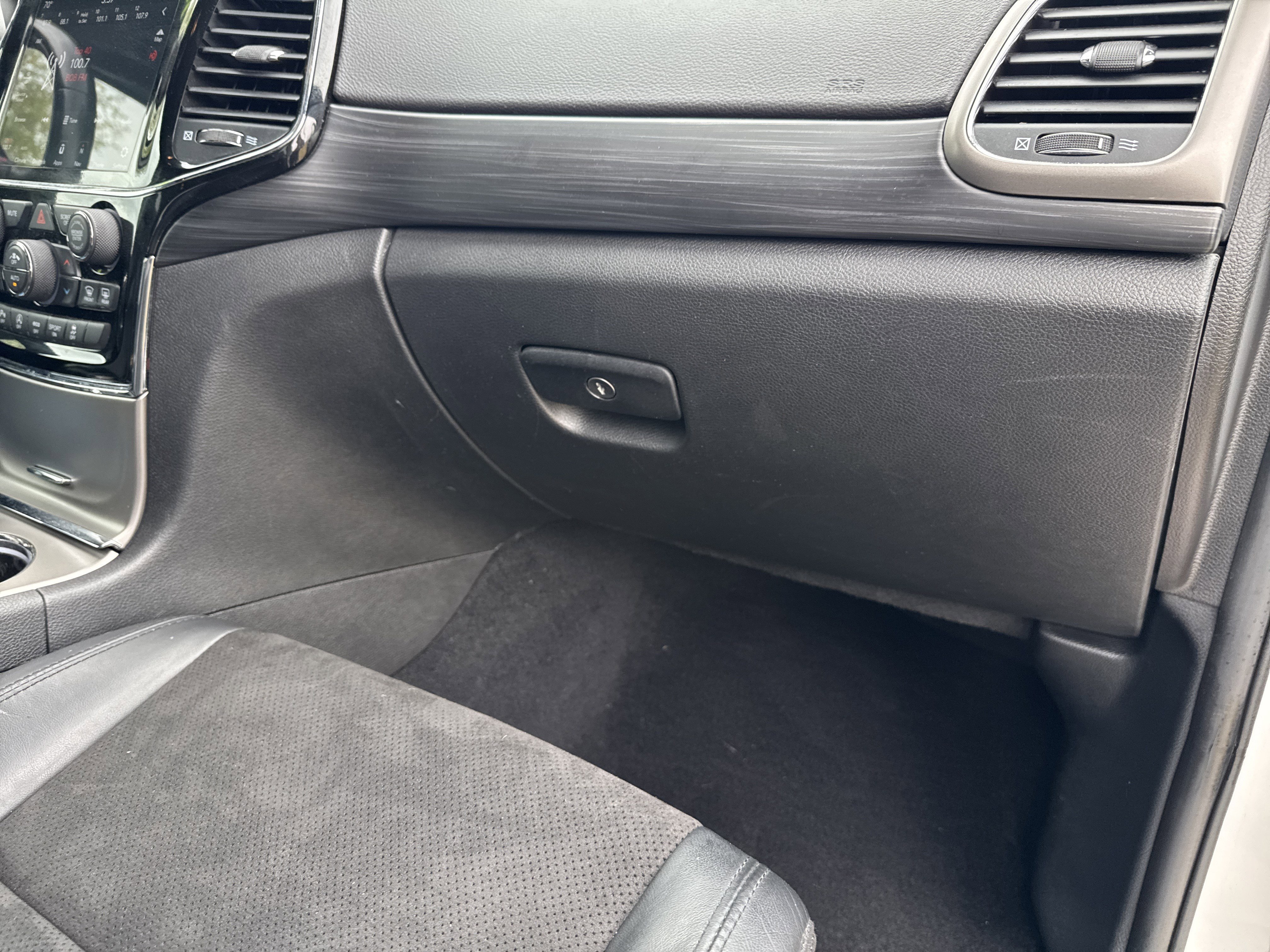 Used 2021 Jeep Grand Cherokee Laredo X image 22