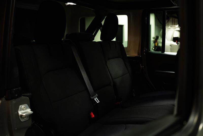 Used 2023 Jeep Wrangler Unlimited AWD/4WD image 11