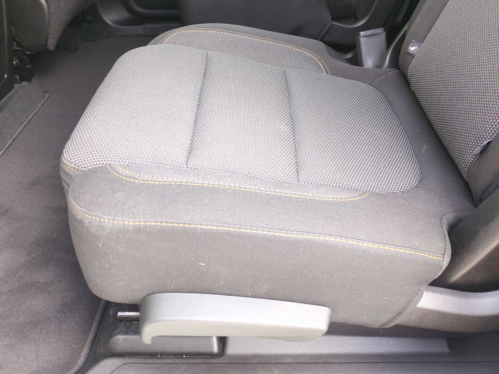 Used 2021 Chevrolet Traverse LT FWD image 25