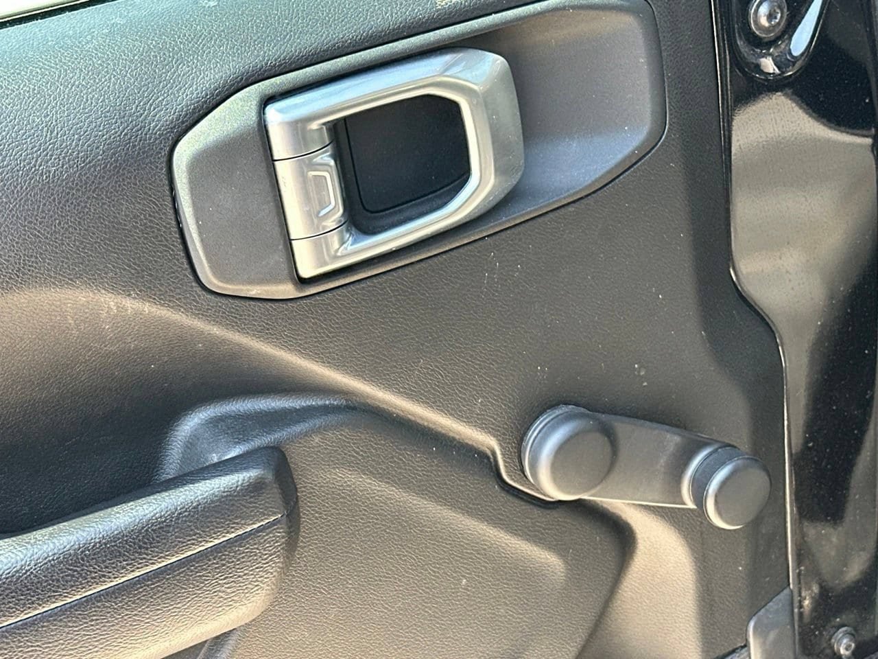 Used 2024 Jeep Wrangler Unlimited Sport AWD/4WD image 11