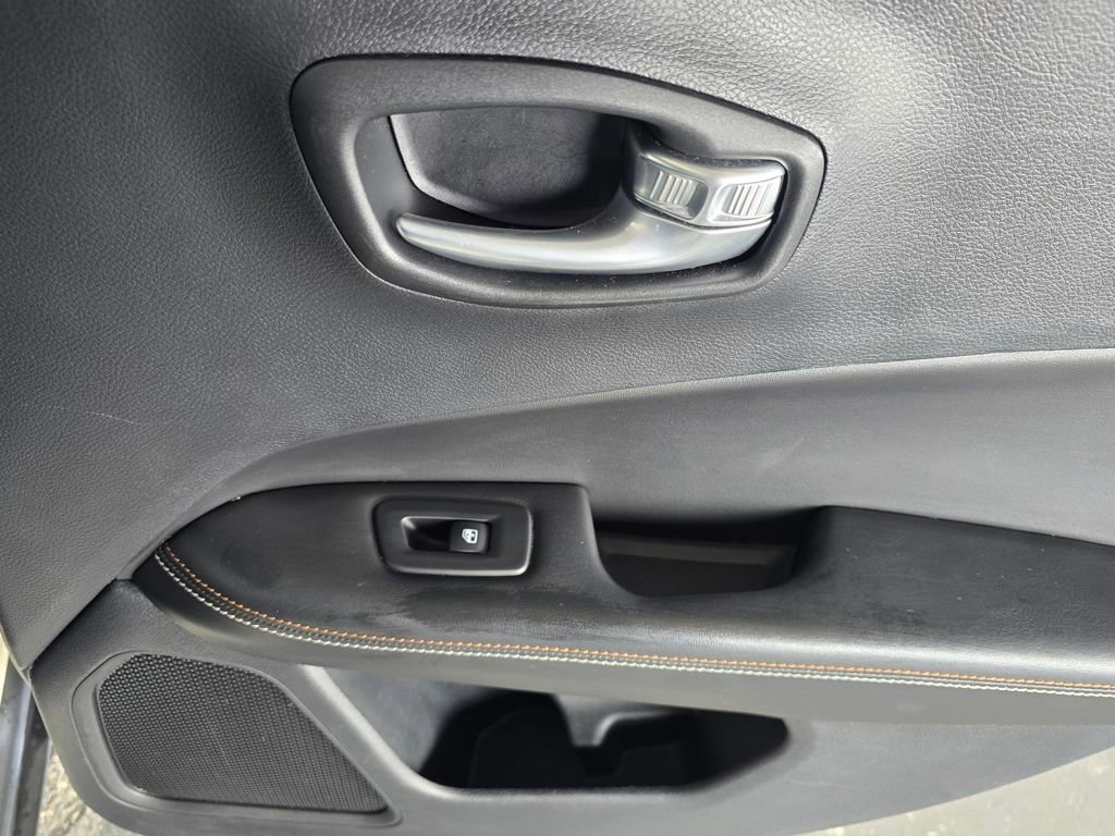 Used 2021 Jeep Compass Sport image 12