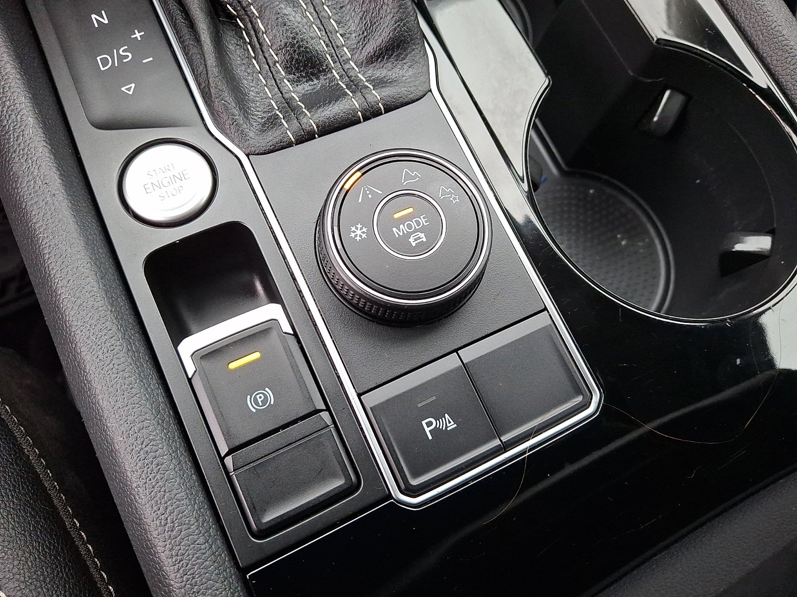 Used 2022 Volkswagen Atlas SE image 26