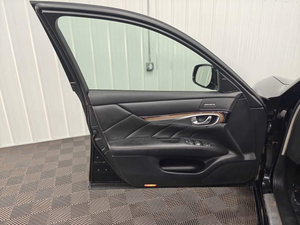 Used 2015 INFINITI Q70 L 3.7 w/ Deluxe Touring Package image 45