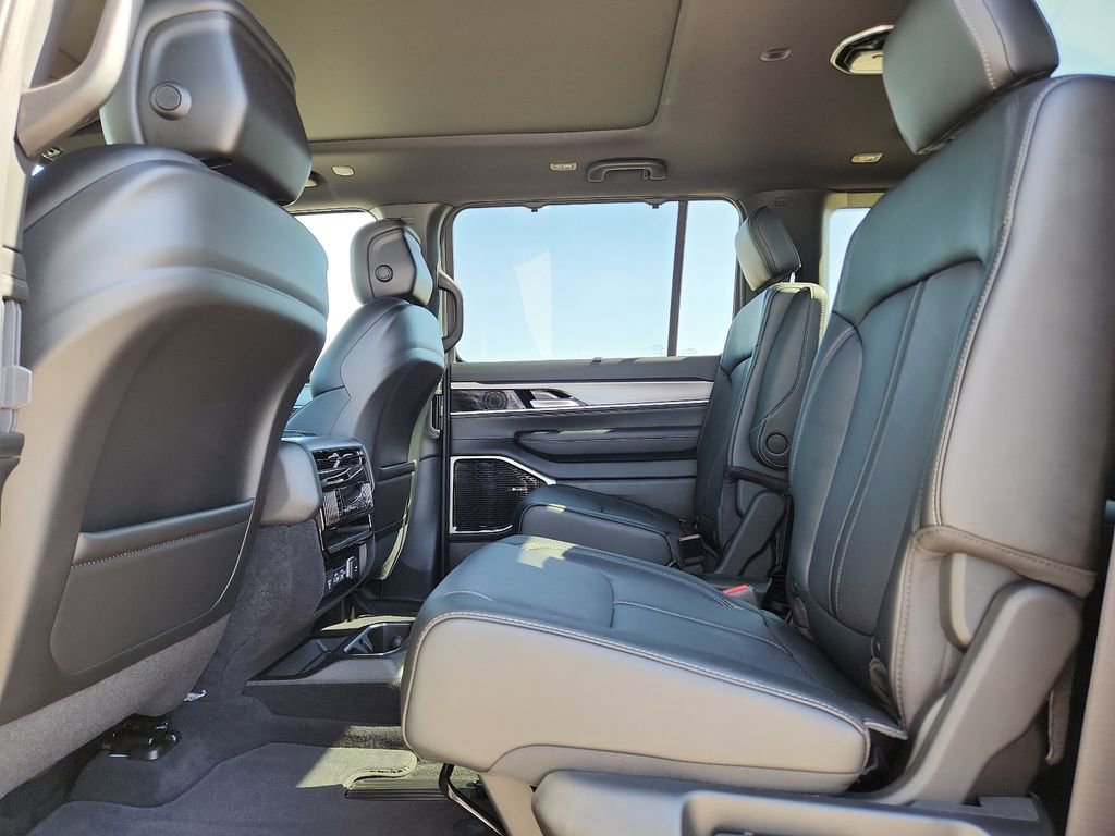 New 2026 Jeep Grand Wagoneer Limited image 17