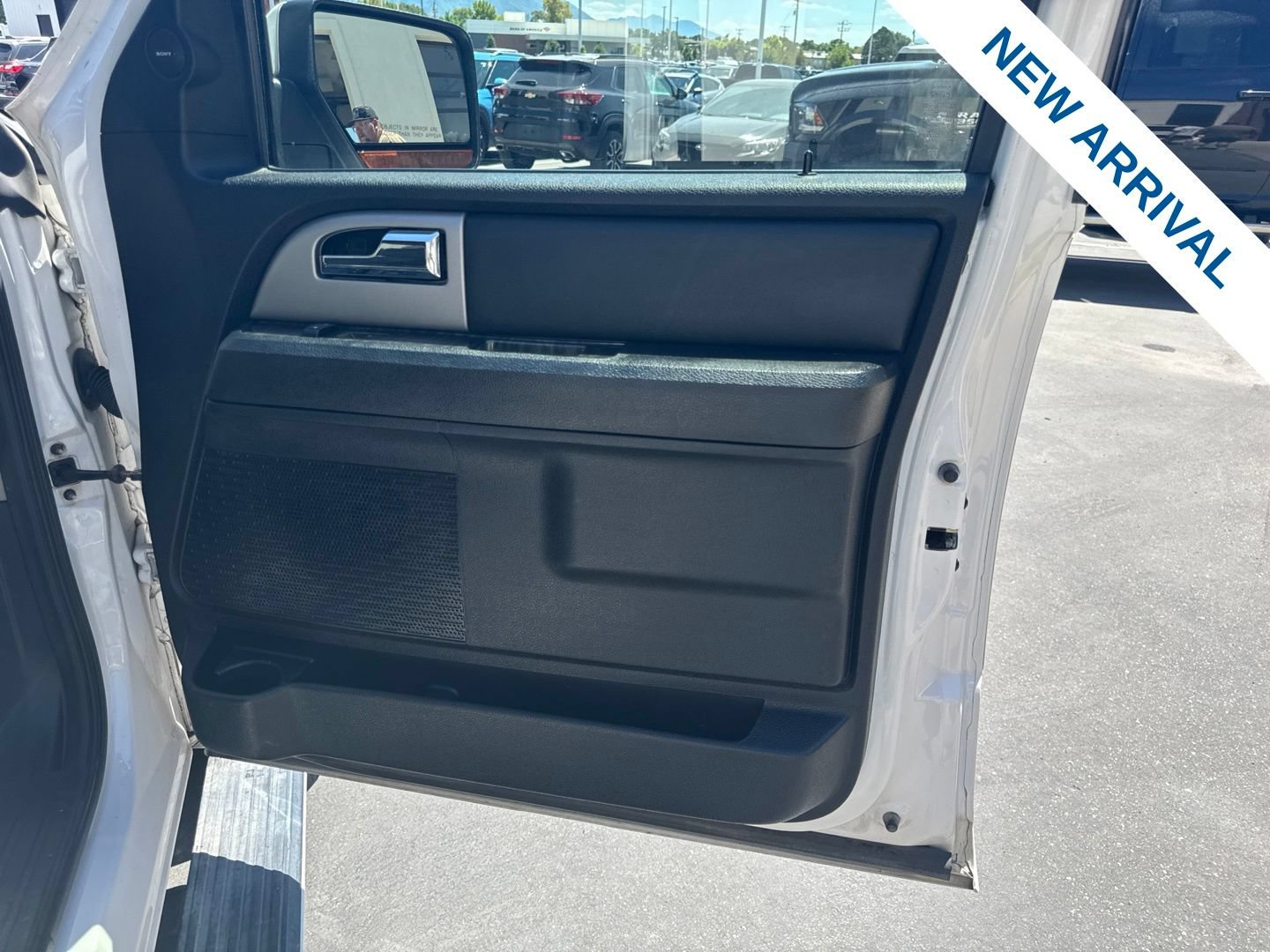 Used 2017 Ford Expedition EL Limited w/ Equipment Group 301A AWD/4WD image 10