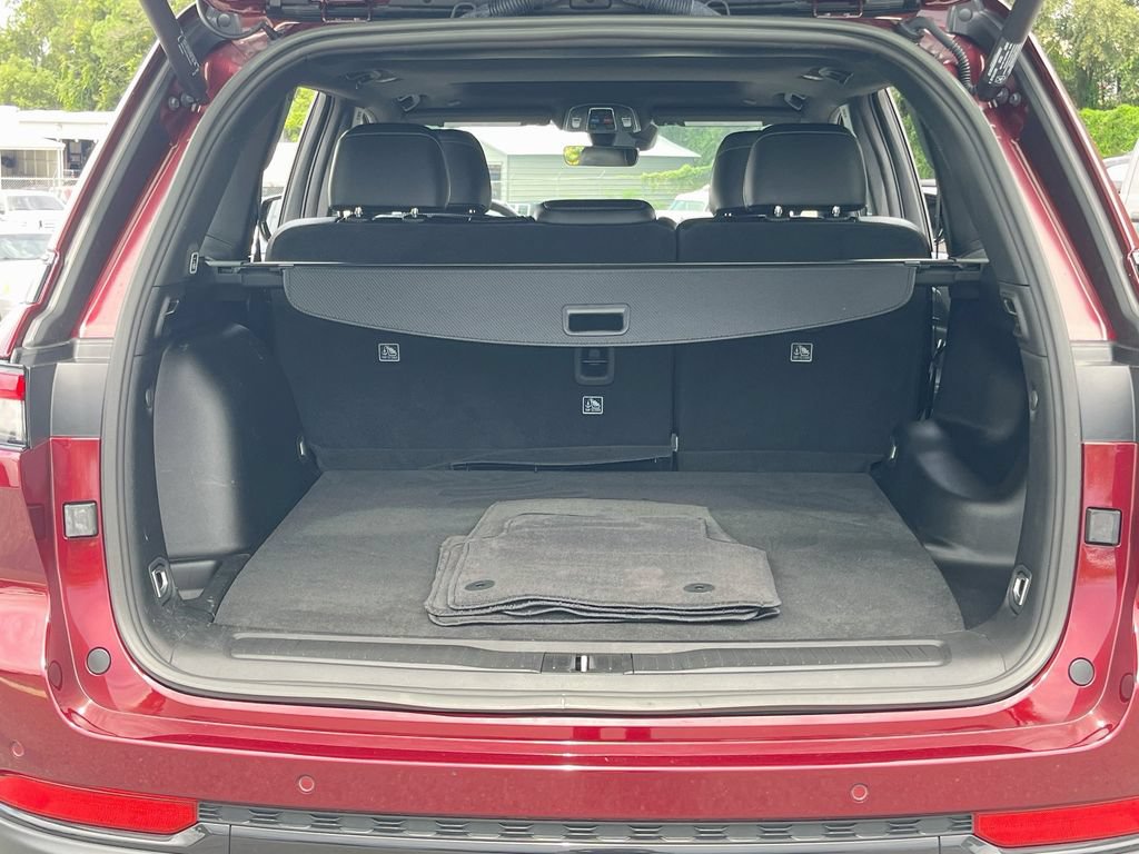 Used 2025 Jeep Grand Cherokee Altitude RWD image 24