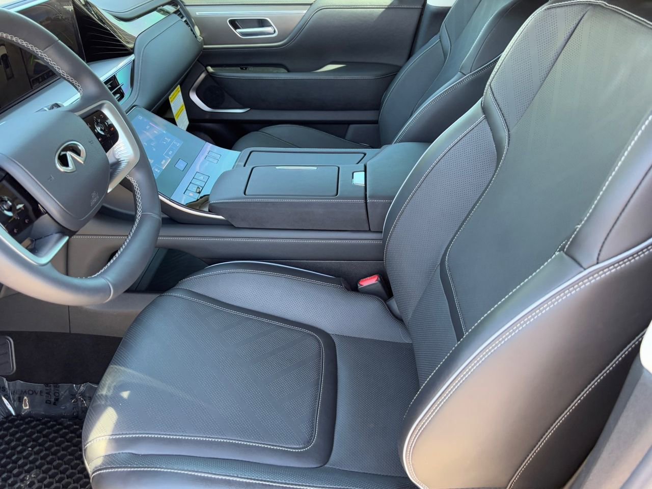 Certified 2025 INFINITI QX80 Luxe image 17