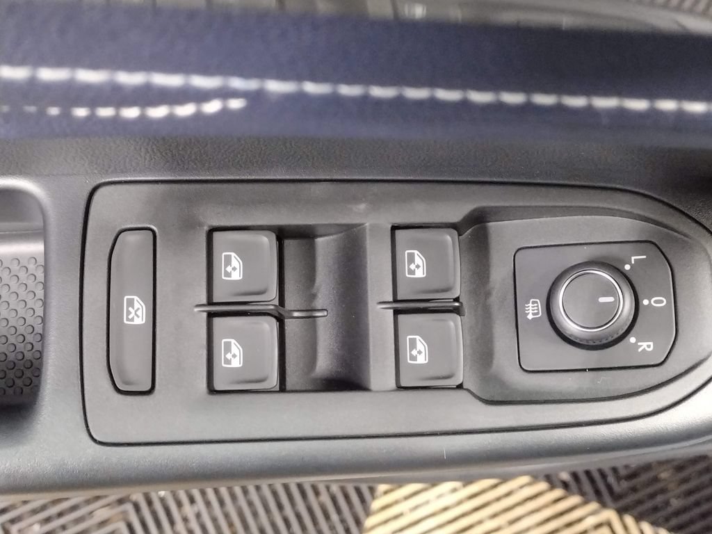 New 2026 Volkswagen Taos SEL AWD/4WD image 18