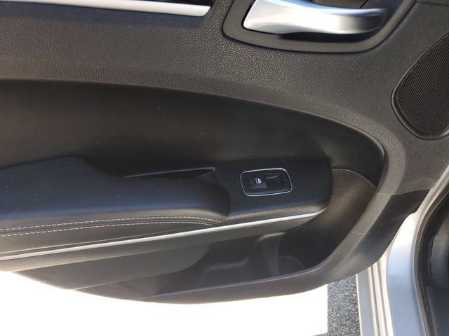 Used 2022 Chrysler 300 S RWD image 15