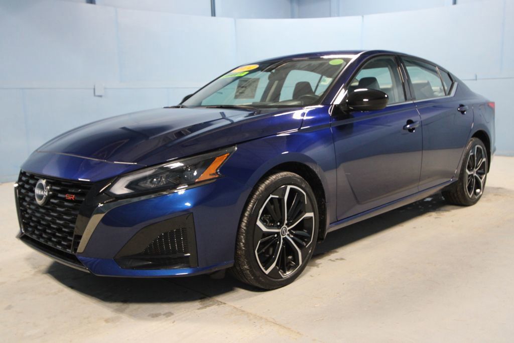 Used 2024 Nissan Altima 2.5 SR image 23