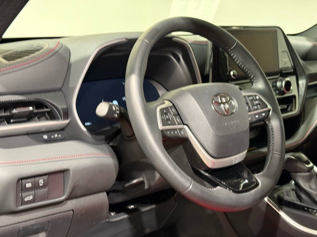Certified 2025 Toyota Highlander XSE image 20