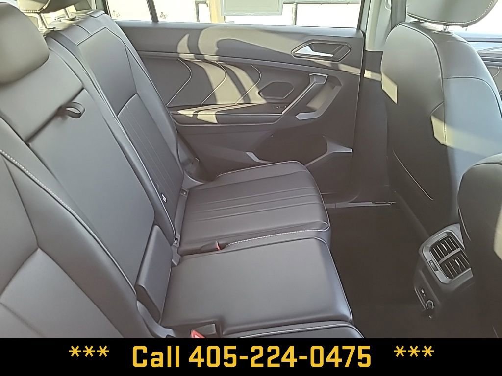 Used 2024 Volkswagen Tiguan SE image 17