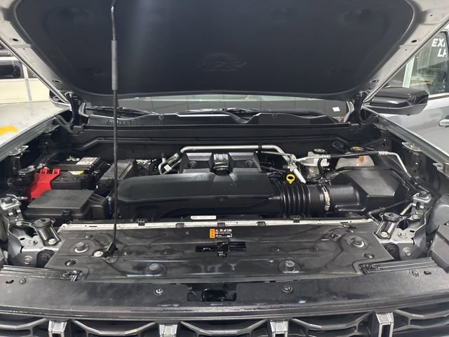 Used 2024 GMC Canyon AT4 w/ Technology Package image 40