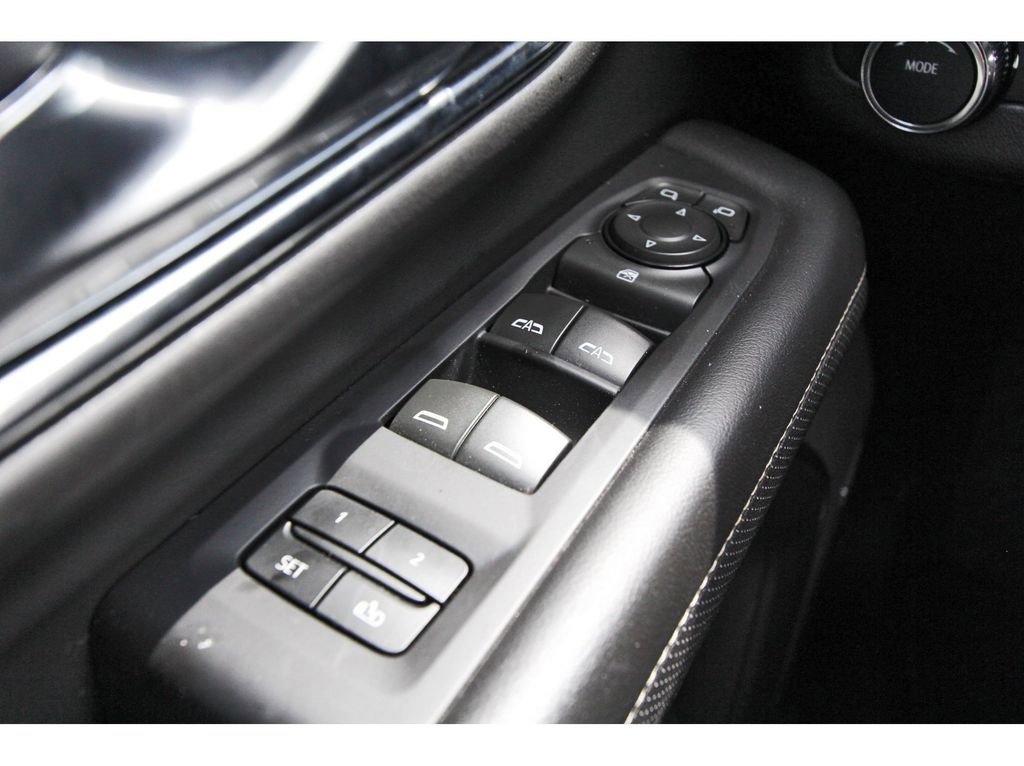 Used 2024 GMC Yukon SLT image 19