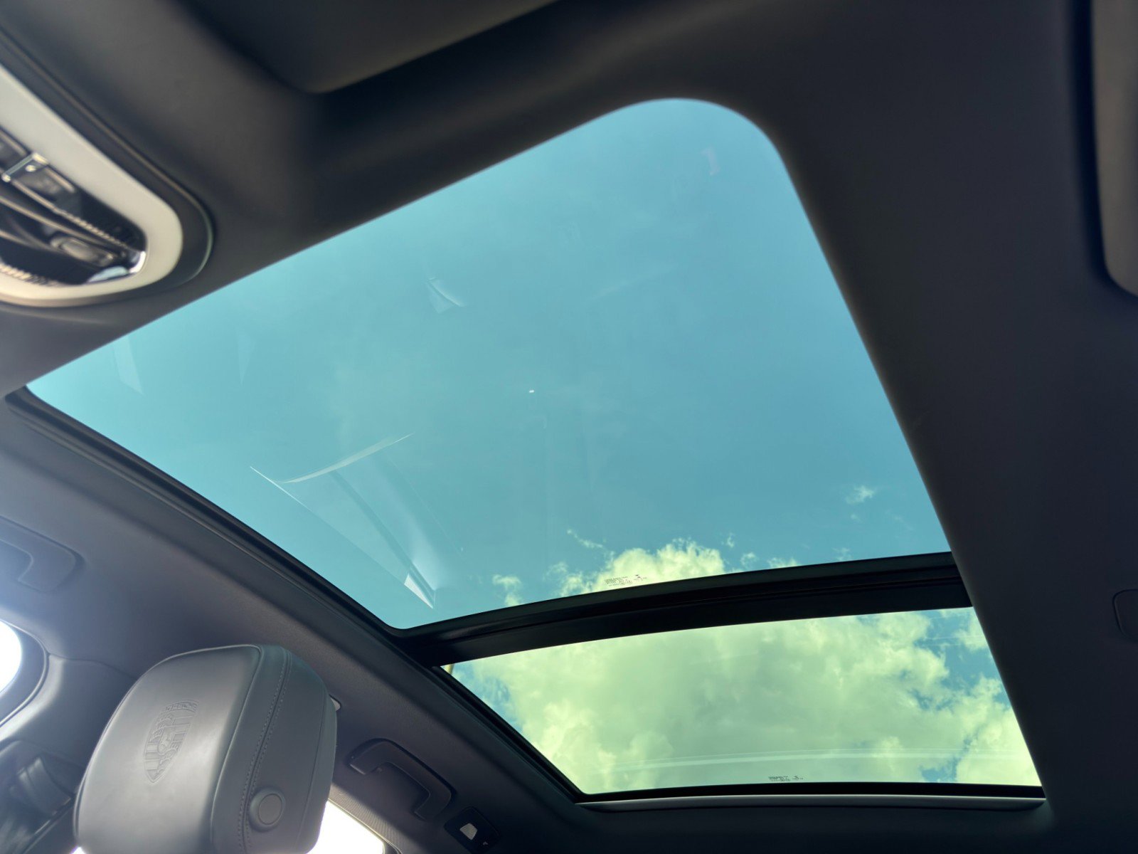 Used 2023 Porsche Macan image 12