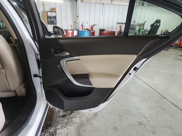 Used 2017 Buick Regal Premium w/ Driver Confidence Package #1 FWD image 28