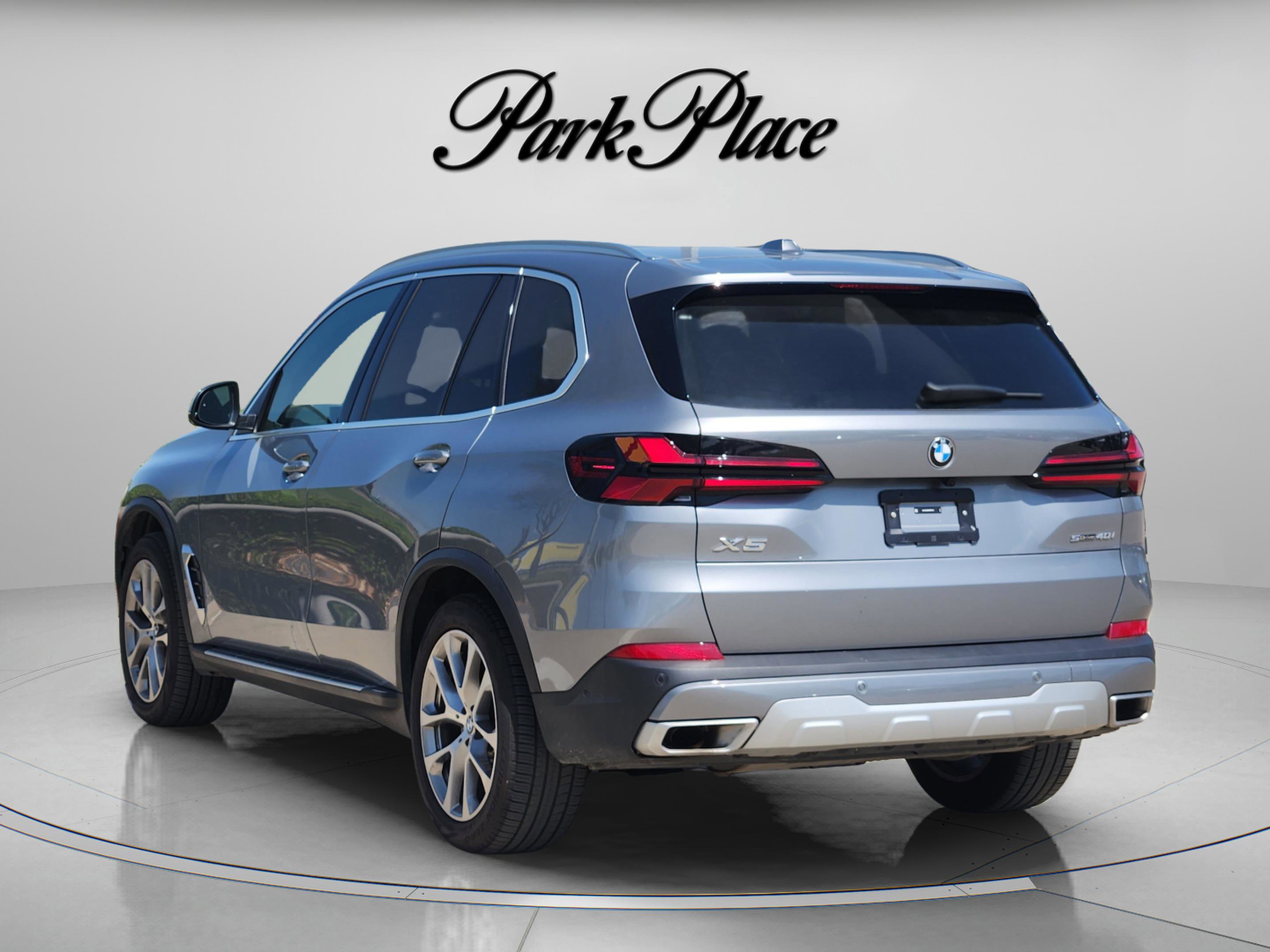 Used 2026 BMW X5 sDrive40i image 3