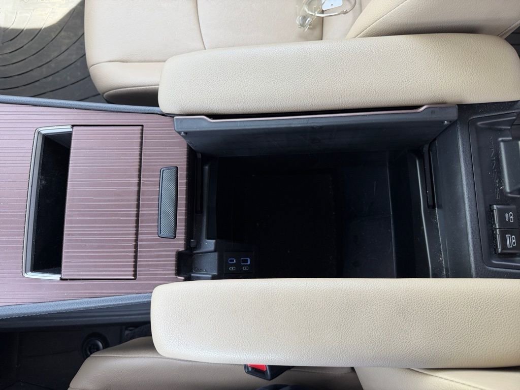 Used 2023 Toyota Sienna XLE w/ XLE Plus Package FWD image 26