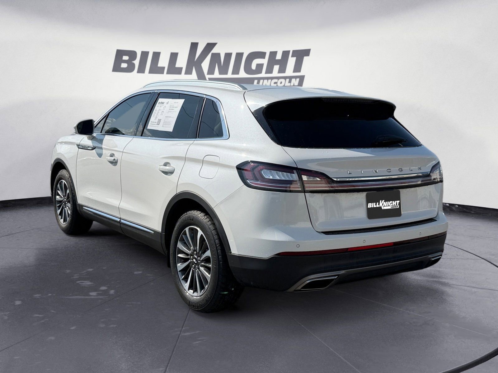 Certified 2023 Lincoln Nautilus FWD w/ Premium Package image 3