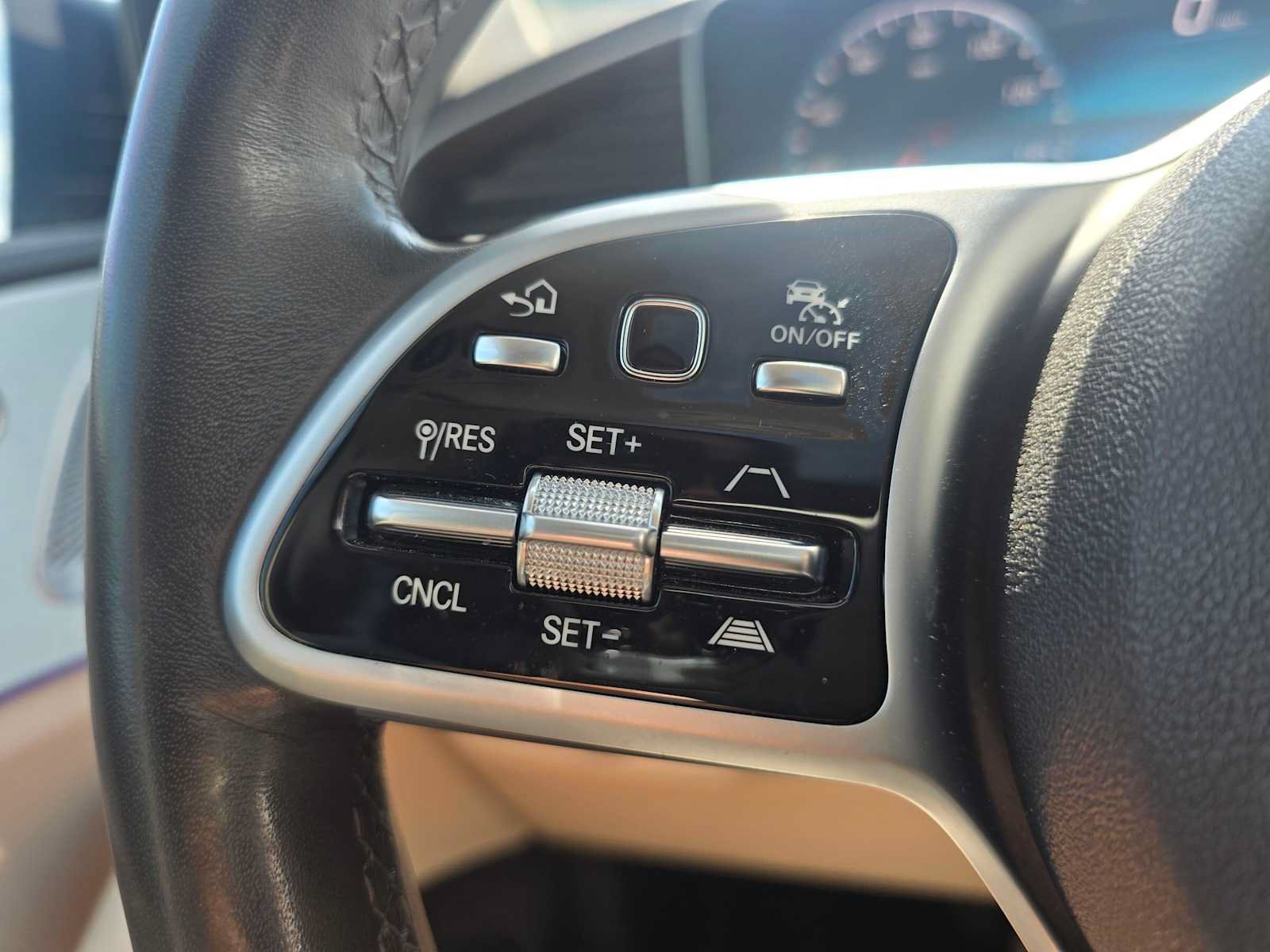 Used 2020 Mercedes-Benz GLS 450 4MATIC image 34