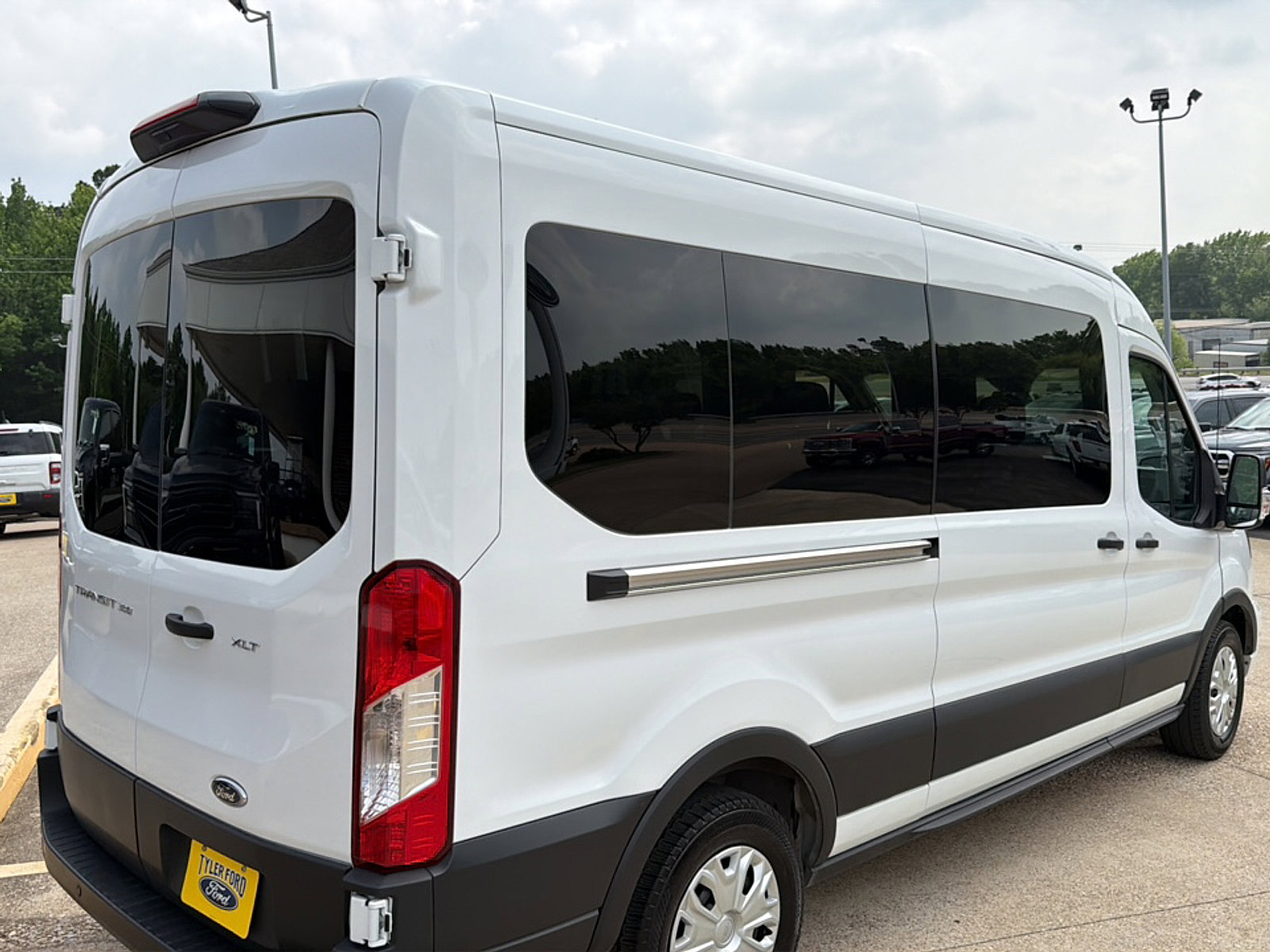 Used 2025 Ford Transit 350 XLT RWD image 8