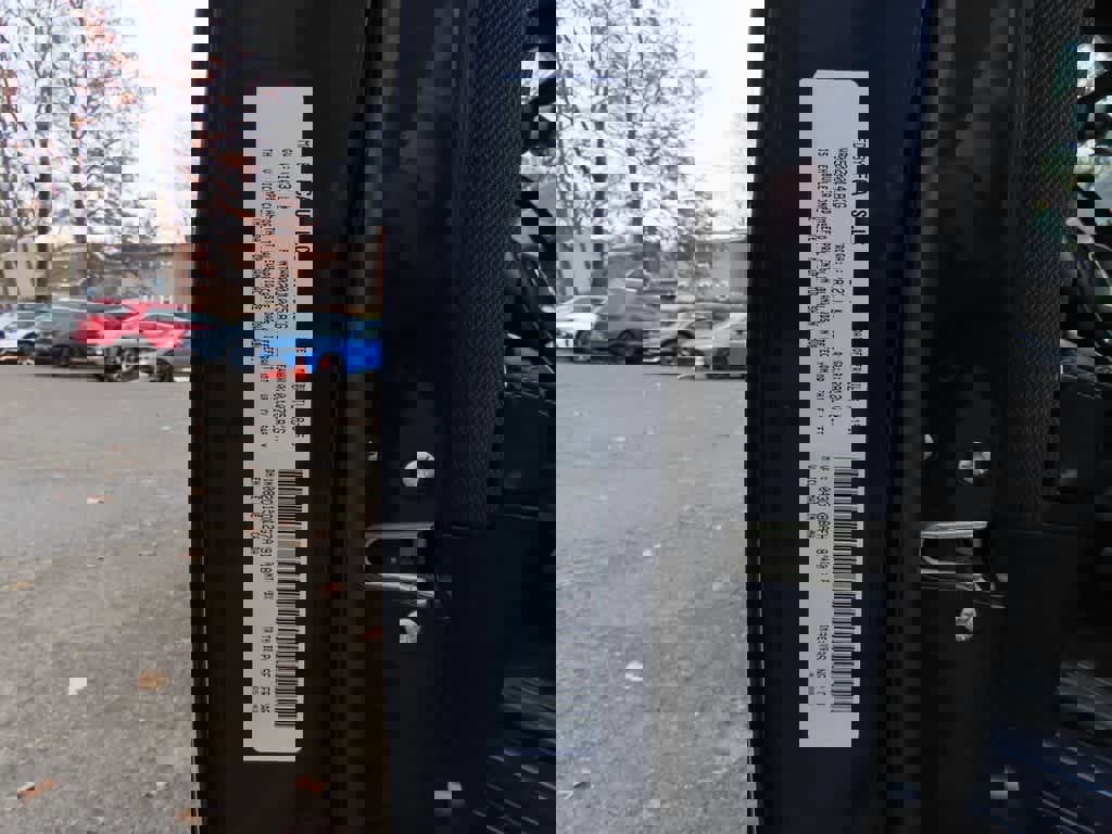 Used 2015 Dodge Charger SE image 25